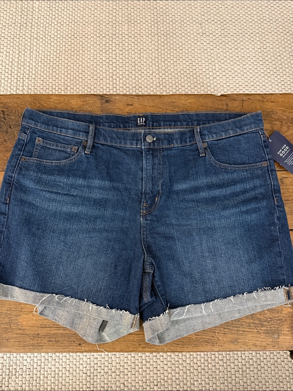 Gap Denim Dark Wash Distressed Cuffed Jean Shorts 5" Inseam Size 35 NEW